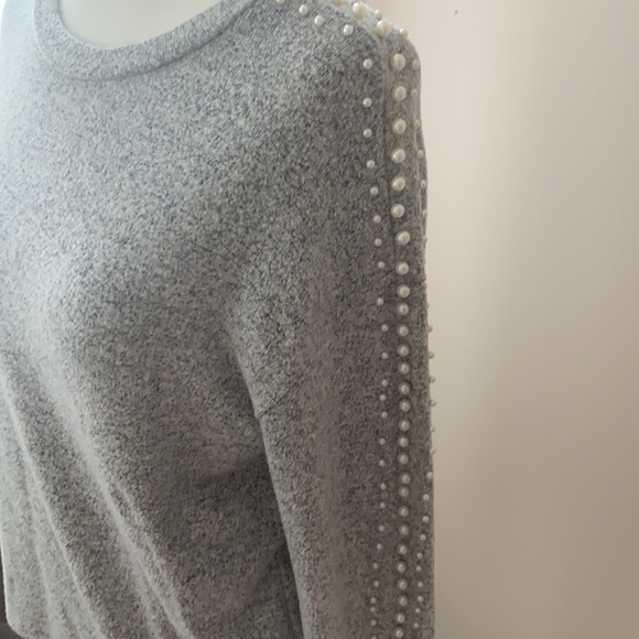 H&M Sweater Top - Picture 2 of 6